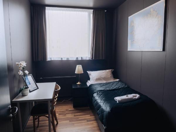 Brim Hotel : photo 10 de la chambre chambre simple avec salle de bains privative