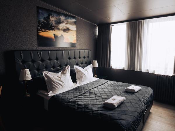 Brim Hotel : photo 8 de la chambre chambre double avec salle de bains commune