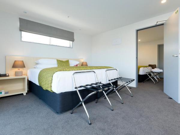 2 on Whiteleigh and 239 on Lincoln Motel : photo 9 de la chambre suite familiale