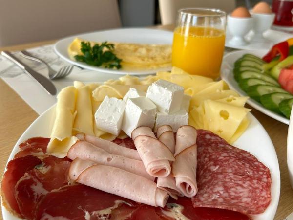 Hotel Villa MiraMar : photo 5 de la chambre chambre triple supérieure