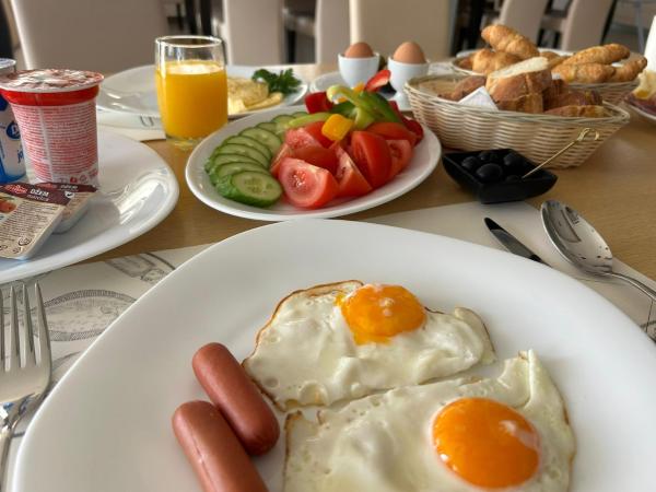 Hotel Villa MiraMar : photo 6 de la chambre chambre triple supérieure