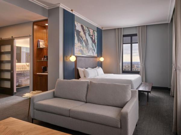 Renaissance Saint Elm Dallas Downtown Hotel : photo 7 de la chambre suite junior lit king-size avec canapé-lit