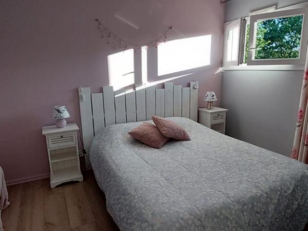 Agréable Maison sur le Bassin d'Arcachon : photo 2 de la chambre chambre double avec salle de bains privative