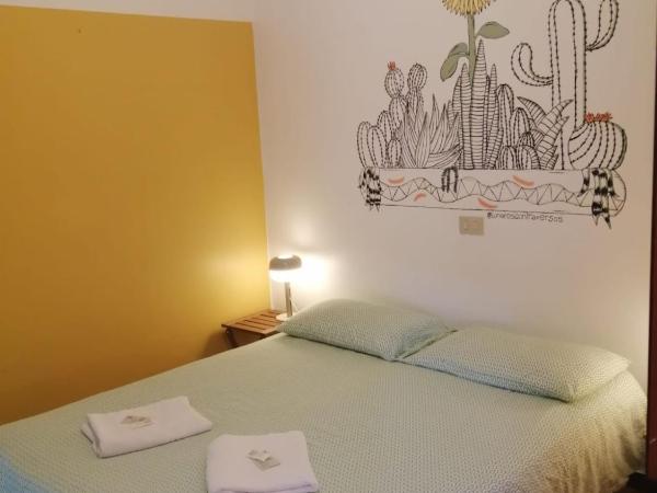 Sunflower City Student Hostel & Bar : photo 2 de la chambre budget twin room with private bathroom