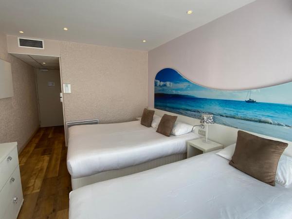 Hotel Europe : photo 2 de la chambre chambre triple avec balcon - tribord 