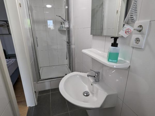 Hotel Tempelhof - City-Messe-Arena : photo 3 de la chambre chambre lits jumeaux