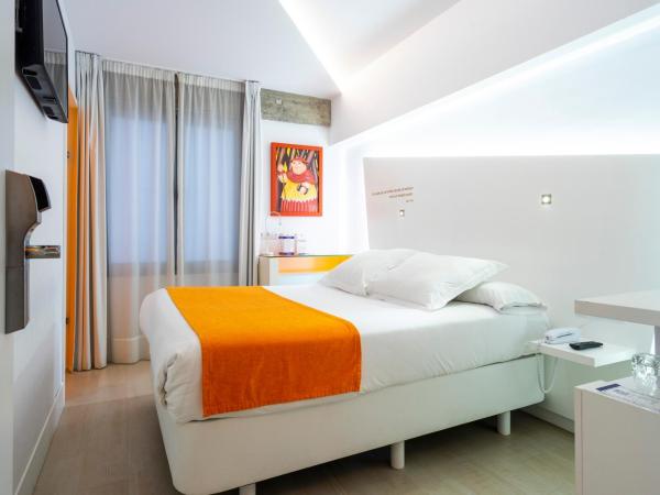 Atarazanas Málaga Boutique Hotel : photo 4 de la chambre chambre double ou lits jumeaux