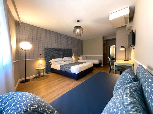 Hotel Restaurant Christophe Colomb : photo 2 de la chambre chambre quadruple standard