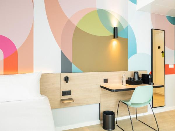 B&B HOTEL Mechelen : photo 2 de la chambre chambre double supérieure