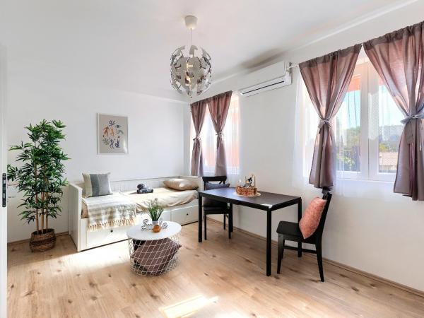 Hostel Monte Zaro : photo 7 de la chambre studio standard