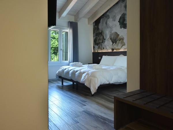 Royal Garden luxury rooms : photo 5 de la chambre chambre double deluxe avec douche