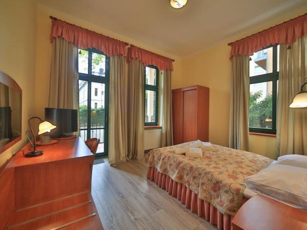 Villa Alexandra : photo 2 de la chambre chambre double avec balcon