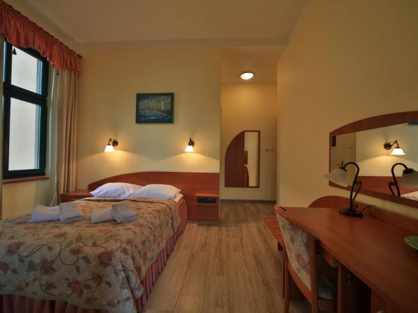 Villa Alexandra : photo 4 de la chambre chambre double