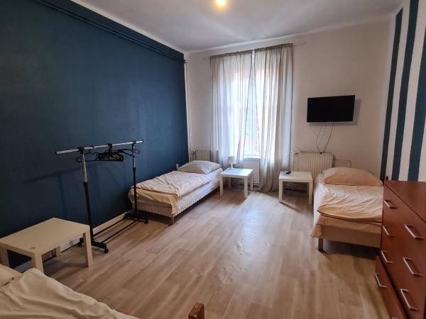 Kaktus Guest House : photo 10 de la chambre chambre triple