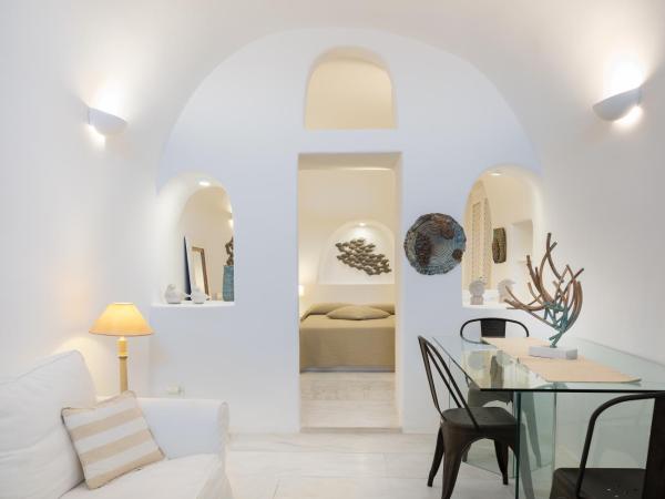 Armeni Luxury Villas : photo 5 de la chambre suite lune de miel avec bain à remous extérieur privatif