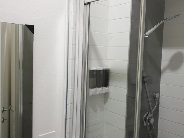 Da Laura : photo 6 de la chambre chambre double avec salle de bains privative