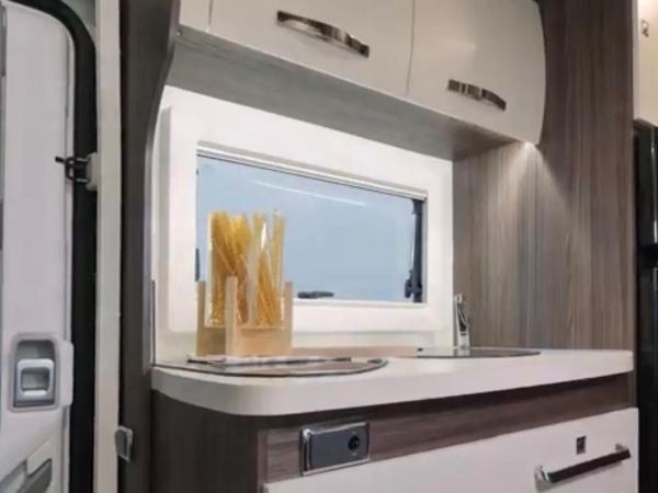 Portugals Infinity - AutoCaravana Luxo : photo 4 de la chambre mobile home