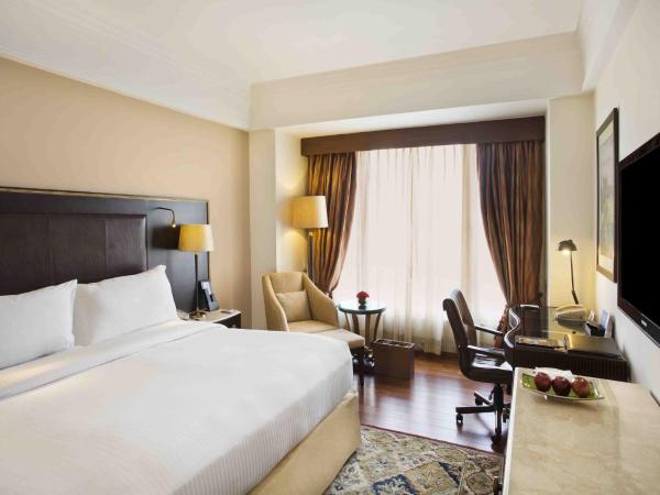 Eros Hotel New Delhi, Nehru Place : photo 6 de la chambre executive room with free wi-fi, 15% disc on food and soft beverages, ironing - 2 pcs complimentary