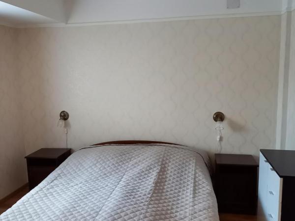 Karpatia Vendeghaz 1201 Budapest : photo 2 de la chambre chambre double avec salle de bains privative