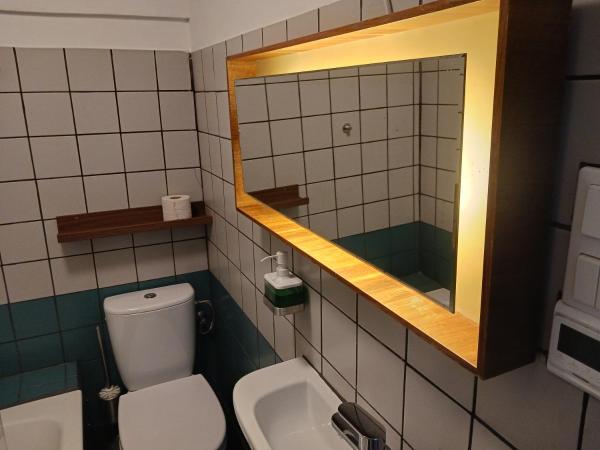 Squat Deluxe Berlin, the hostel : photo 10 de la chambre chambre double avec salle de bains privative