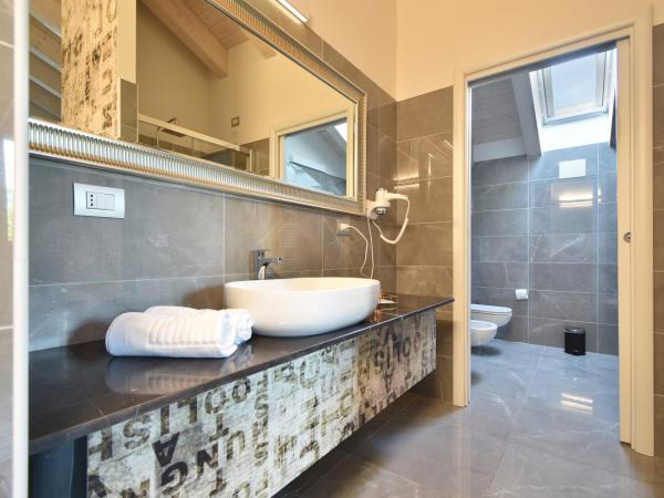 Royal Garden luxury rooms : photo 6 de la chambre chambre double standard