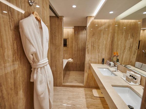 Divani Palace Acropolis : photo 1 de la chambre suite avec terrasse - vue sur acropole