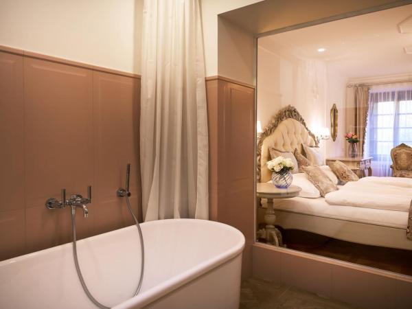 Spa Beerland Chateaux - U Zlaté Hrušky / At Golden pear : photo 3 de la chambre chambre double supérieure