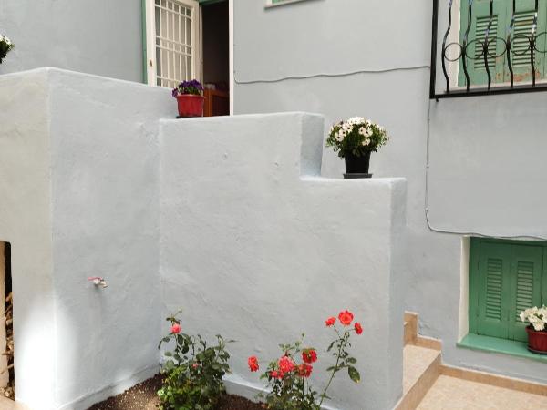 Pilika4 : photo 4 de la chambre chambre double avec salle de bains commune