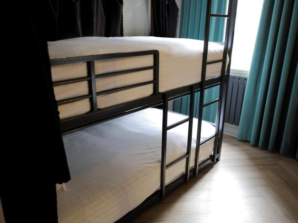 Revolver : photo 6 de la chambre lit superposé dans dortoir mixte