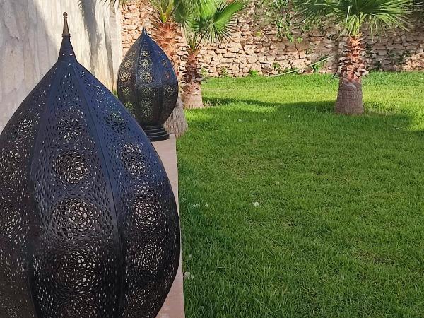 Riad Bini-Ddik : photo 10 de la chambre chambre lit king-size - vue sur piscine