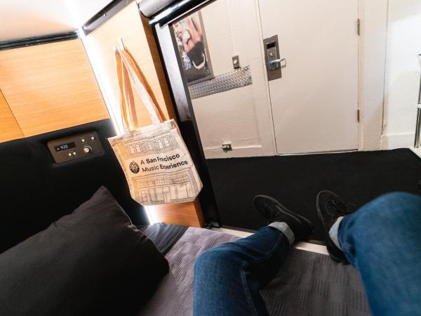 Music City Hotel - Home of the San Francisco Music Hall of Fame : photo 4 de la chambre lit simple dans capsule pour hommes de 2 lits