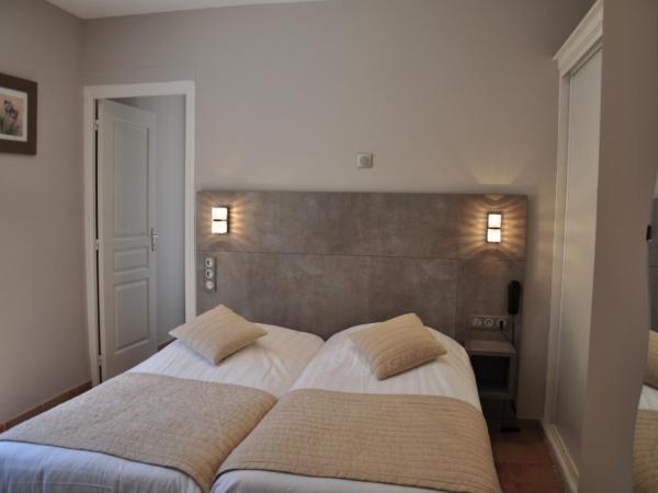 Hotel de la Plage : photo 1 de la chambre chambre quadruple avec terrasse