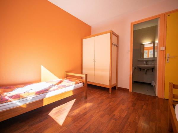 Chalet Annapurna : photo 2 de la chambre chambre double avec salle de bains privative