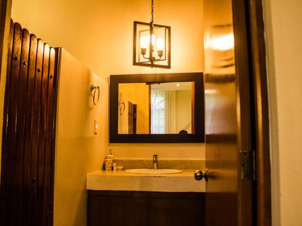 Hotel Marionetas : photo 7 de la chambre chambre lit king-size