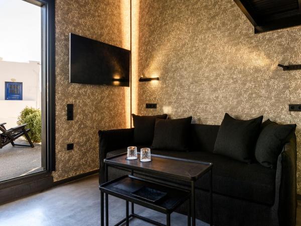 She Mykonos Boutique Hotel : photo 8 de la chambre chambre triple - vue sur mer