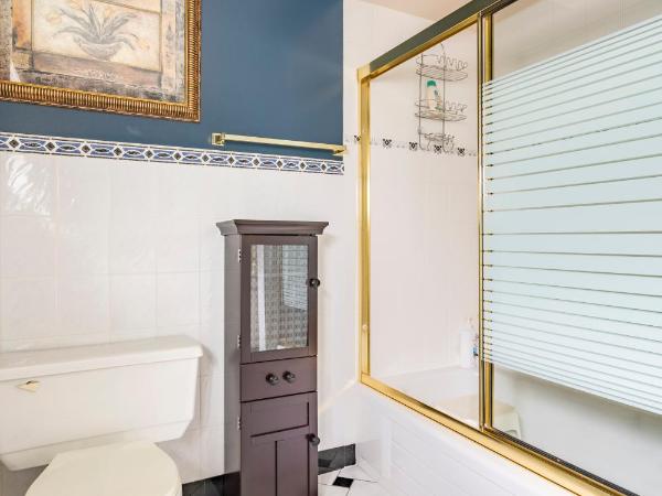 Fraser River Richmond Bed and Breakfast : photo 7 de la chambre chambre lit queen-size