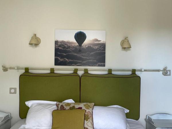 Château Catherine de Montgolfier B&B et Gites : photo 5 de la chambre suite