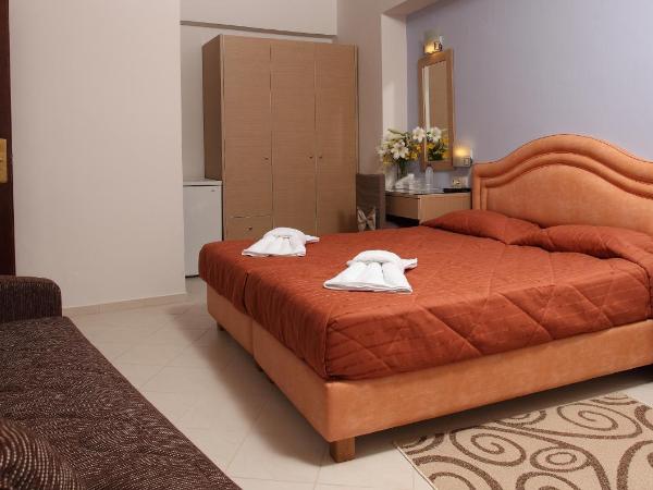 Kronos Hotel : photo 1 de la chambre chambre triple - vue sur ville