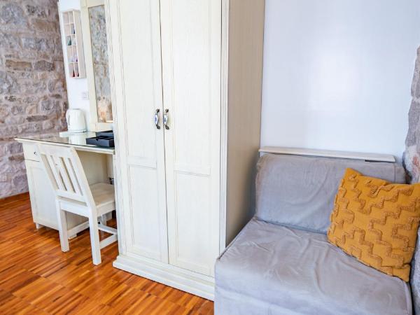 Luxury Rooms Lucija and Luka : photo 7 de la chambre chambre double ou lits jumeaux de luxe - vue sur vieille ville - narodni trg 10