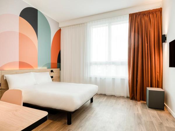 B&B HOTEL Namur : photo 1 de la chambre chambre double - accessible aux personnes à mobilité réduite 