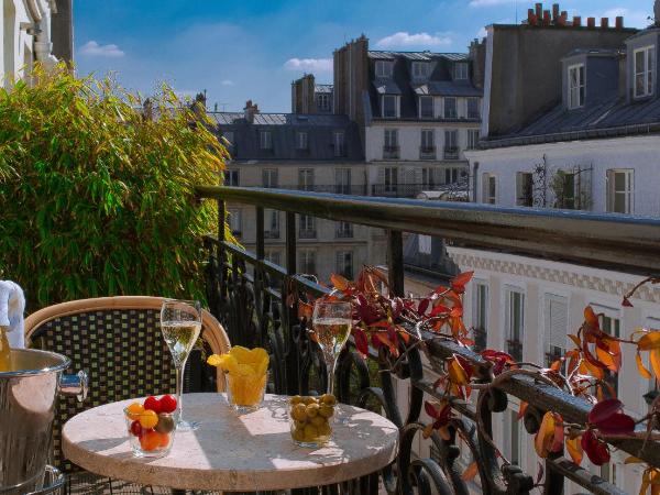 B Montmartre : photo 4 de la chambre suite junior avec balcon