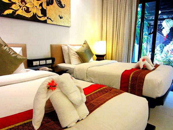 Yantarasri Resort : photo 1 de la chambre chambre lits jumeaux exécutive côté piscine 