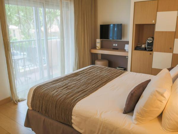 Princess Et Richmond : photo 4 de la chambre chambre double ou lits jumeaux avec balcon - vue latérale sur mer