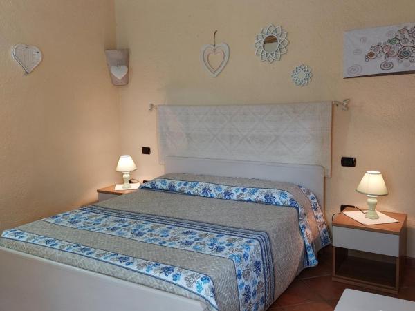 Agriturismo Agrisole : photo 3 de la chambre chambre double - vue sur jardin