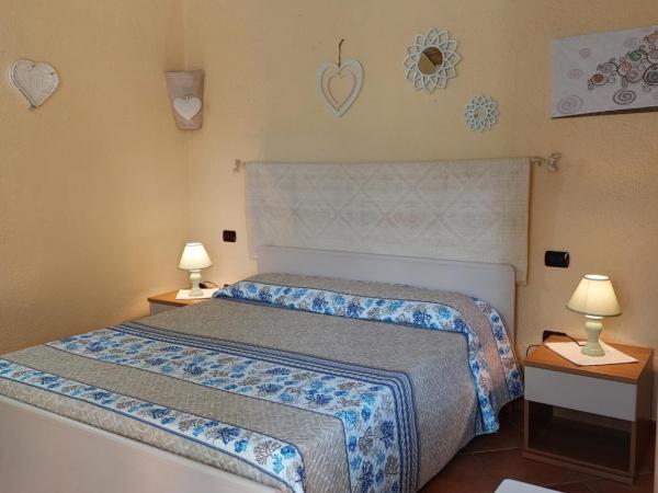 Agriturismo Agrisole : photo 5 de la chambre chambre double - vue sur jardin