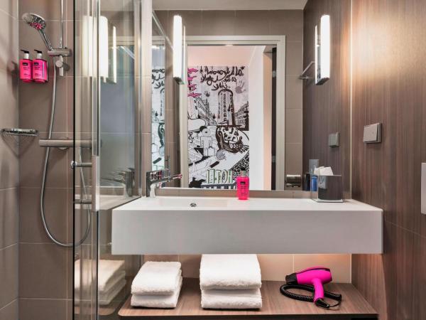 Moxy Copenhagen Sydhavnen : photo 8 de la chambre chambre lit queen-size moxy