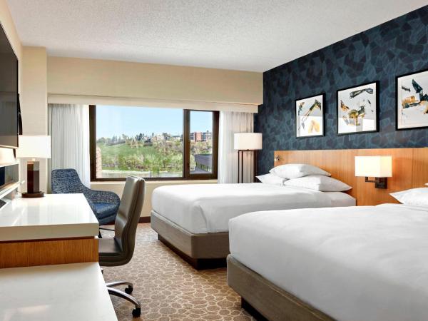 Delta Hotels by Marriott Calgary Downtown : photo 1 de la chambre chambre lit queen-size avec 2 lits queen-size