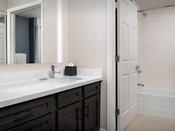 Residence Inn by Marriott Phoenix Airport : photo 8 de la chambre suite 1 chambre lit queen-size