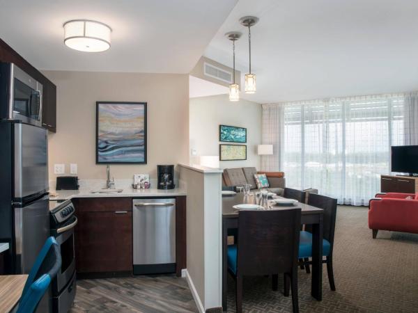 TownePlace Suites by Marriott Orlando Theme Parks Lake Buena Vista : photo 1 de la chambre suite 1 chambre lit king-size avec canapé-lit