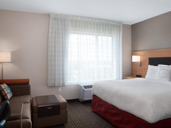 TownePlace Suites by Marriott Orlando Theme Parks Lake Buena Vista : photo 5 de la chambre studio lit king-size avec canapé-lit